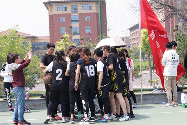 恭祝我院于yl88858永利集团女子篮球赛中首战告捷 恭祝我院于yl88858永利集团女子篮球赛中首战告捷