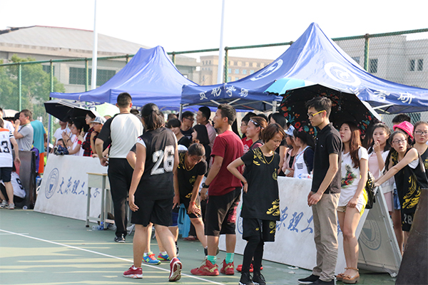 恭贺我院2016yl88858永利集团女子篮球赛勇夺桂冠 恭贺我院2016yl88858永利集团女子篮球赛勇夺桂冠