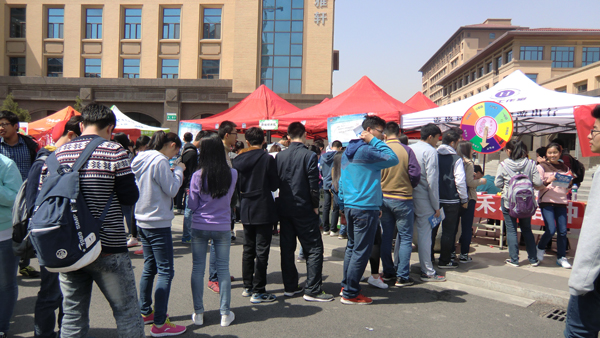 第五届全国大学生绿植领养活动顺利举行 第五届全国大学生绿植领养活动顺利举行